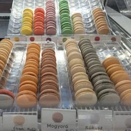 Emily Éclair - Allee, Budapest - Étel/ital