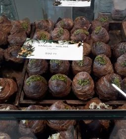 Emily Éclair - Etele Plaza