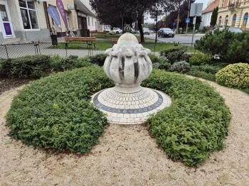 Az emlékezés virága Bicske