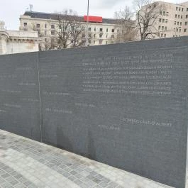 Hableány hajó áldozatainak emlékhelye Budapest - Külső kép