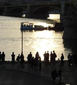 Hableány hajó áldozatainak emlékhelye