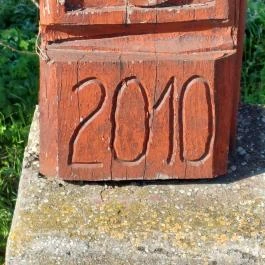 Emlékkapu, Vereb - Egyéb