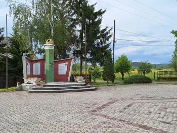 Emlékmű Mikófalva