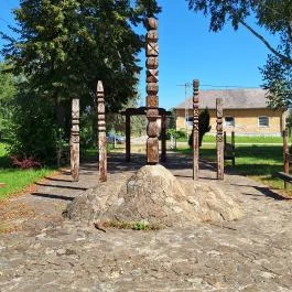 Emlékpark Csernely - Külső kép