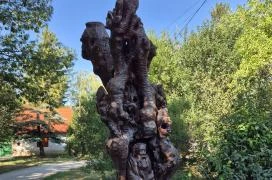 Az erdő szelleme (faszobor) Bakonykúti