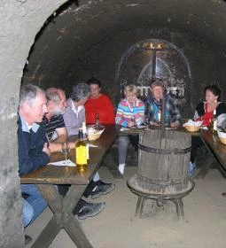 Erdős Pince - Borkatakomba