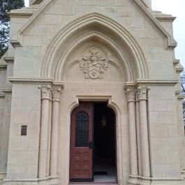 Ermel-Vojnits mauzóleum Bonyhád - Külső kép