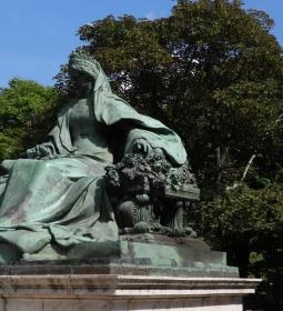 Erzsébet királyné szobra