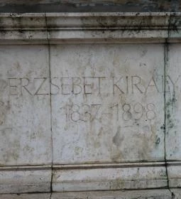 Erzsébet királyné szobra