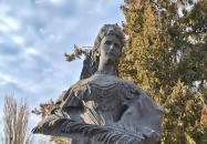 Erzsébet királyné szobra Esztergom