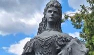 Erzsébet királyné szobra Esztergom - Egyéb
