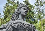 Erzsébet királyné szobra Esztergom