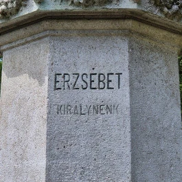 Erzsébet királyné szobra, Gödöllő - Külső kép