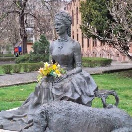 Erzsébet királyné szobra - Pesterzsébet Budapest - Külső kép