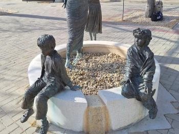 Erzsébet kútszobor Mórahalom