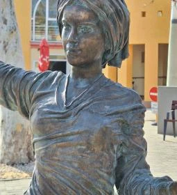 Erzsébet kútszobor