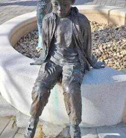 Erzsébet kútszobor