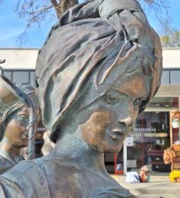 Erzsébet kútszobor