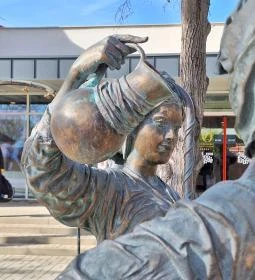 Erzsébet kútszobor