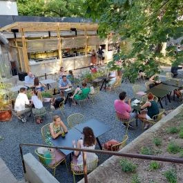 Este11 Budapest - Belső