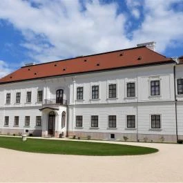 Esterházy-kastély Tata - Külső kép