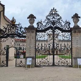 Esterházy-Kastély Fertőd - Külső kép