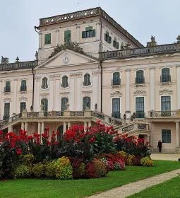 Esterházy-Kastély