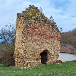 Eszterpusztai templomrom Cikó - Külső kép