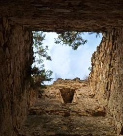 Eszterpusztai templomrom