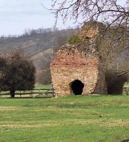 Eszterpusztai templomrom