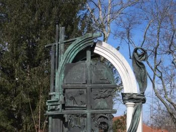 Az évezred kapuja Szekszárd