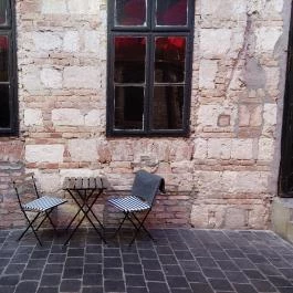 Extra, Budapest - Belső