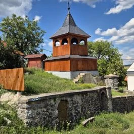 Fa Harangláb Mályinka - Külső kép