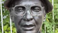 Fábri Zoltán szobra Budapest - Külső kép