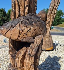 Faragott szobrok (halak)