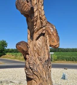 Faragott szobrok (halak)