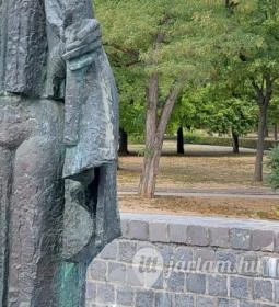 A fasizmus áldozatainak emlékműve