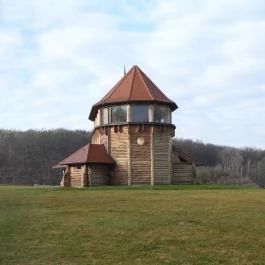 Fatemplom Magyarföld, Magyarföld - Külső kép