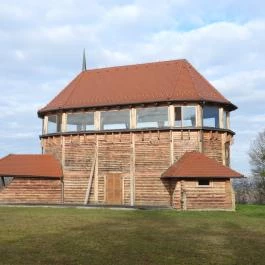 Fatemplom Magyarföld, Magyarföld - Külső kép