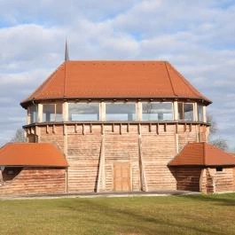 Fatemplom Magyarföld, Magyarföld - Külső kép