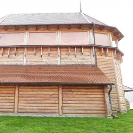 Fatemplom Magyarföld, Magyarföld - Külső kép