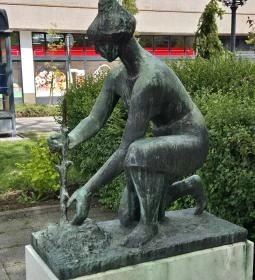 29. legjobb látnivaló: Faültető szobor