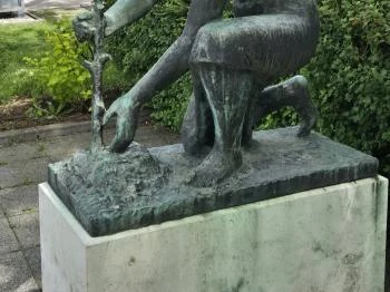 Faültető szobor Gödöllő