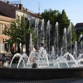 Faunok szökőkút, Szombathely - Külső kép
