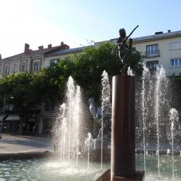 Faunok szökőkút, Szombathely - Külső kép