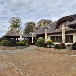  Fehér Akác Vendéglő Pér - Külső kép