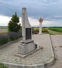 278. legjobb látnivaló: Fejér megyei közúti baleseti emlékhely