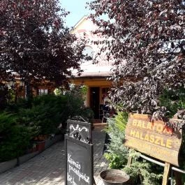 Fék Kávéház Étterem , Balatonakali - Külső kép