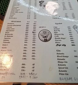 Fekete Delfin Bár & Kávézó