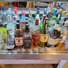 Fekete Delfin Bár & Kávézó Budapest - Étel/ital